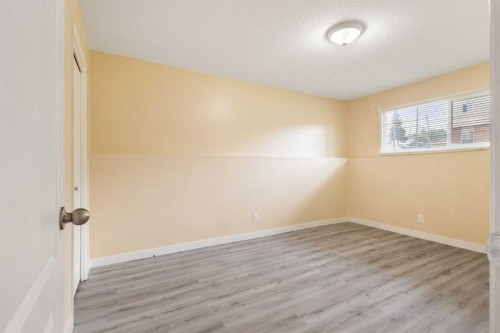 11268 6 Sw, Calgary, AB - Indoor Photo Showing Other Room