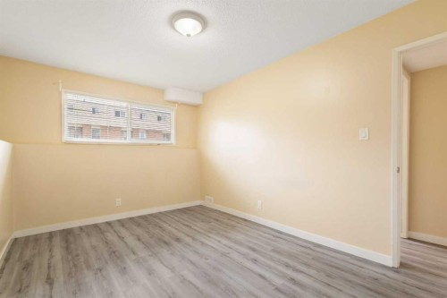 11268 6 Sw, Calgary, AB - Indoor Photo Showing Other Room