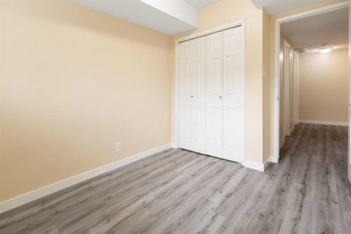 11268 6 Sw, Calgary, AB - Indoor Photo Showing Other Room