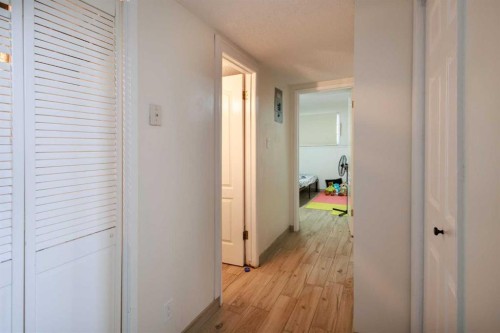11268 6 Sw, Calgary, AB - Indoor Photo Showing Other Room