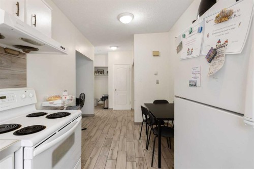 11268 6 Sw, Calgary, AB - Indoor Photo Showing Kitchen