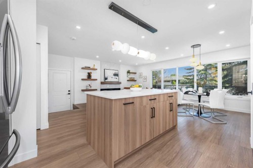 820 Archwood Road Se, Calgary, AB - Indoor Photo Showing Kitchen With Upgraded Kitchen