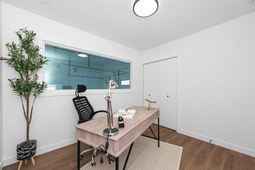 820 Archwood Road Se, Calgary, AB - Indoor Photo Showing Other Room