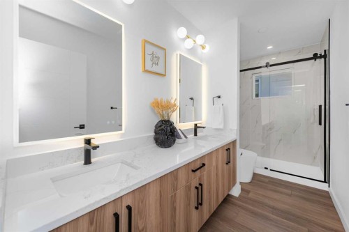 820 Archwood Road Se, Calgary, AB - Indoor Photo Showing Bathroom