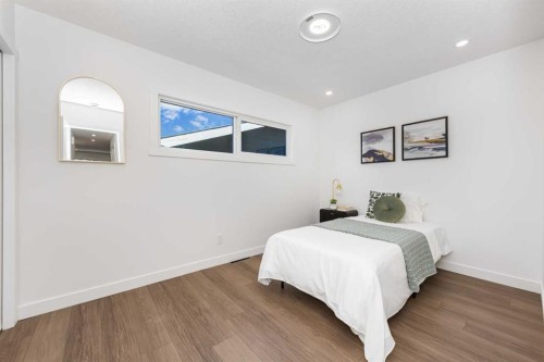 820 Archwood Road Se, Calgary, AB - Indoor Photo Showing Bedroom