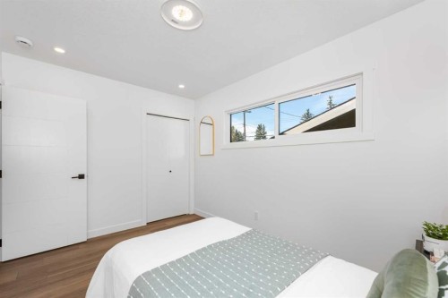 820 Archwood Road Se, Calgary, AB - Indoor Photo Showing Bedroom