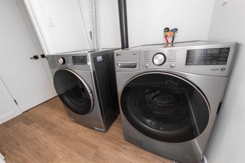 820 Archwood Road Se, Calgary, AB - Indoor Photo Showing Laundry Room