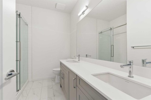 84-1453 Na'A Drive Sw, Calgary, AB - Indoor Photo Showing Bathroom