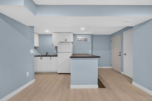 218 Bermuda Drive Nw, Calgary, AB - Indoor