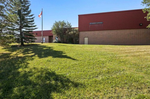 218 Bermuda Drive Nw, Calgary, AB - Outdoor