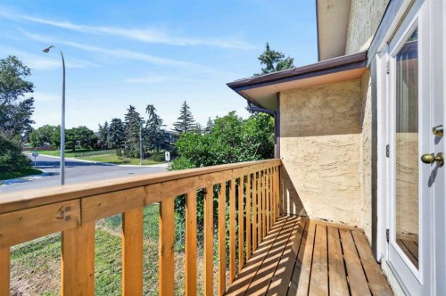218 Bermuda Drive Nw, Calgary, AB - Outdoor