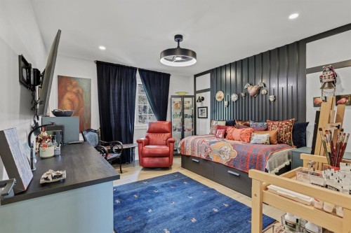 179 Capri Avenue Nw, Calgary, AB - Indoor Photo Showing Bedroom