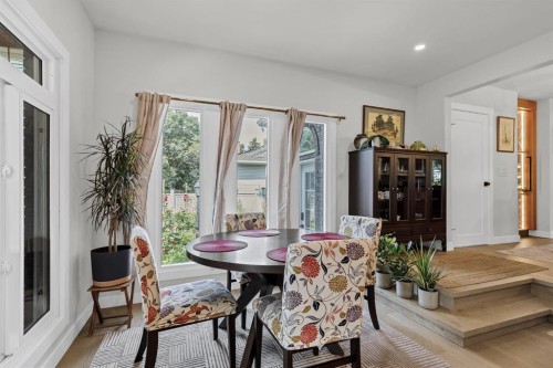 179 Capri Avenue Nw, Calgary, AB - Indoor Photo Showing Dining Room
