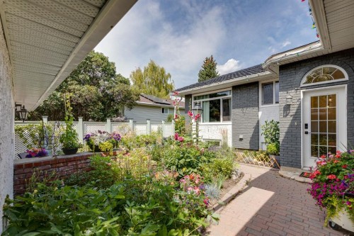 179 Capri Avenue Nw, Calgary, AB - Outdoor