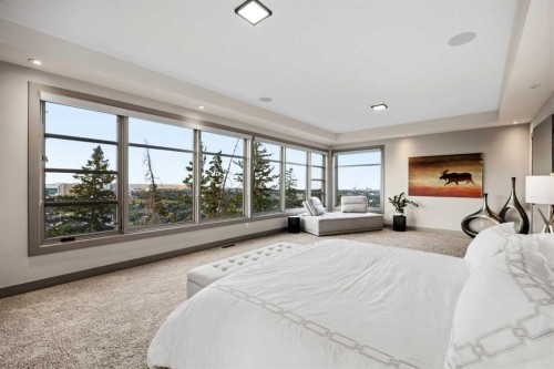 3508 Spruce Drive Sw, Calgary, AB - Indoor Photo Showing Bedroom
