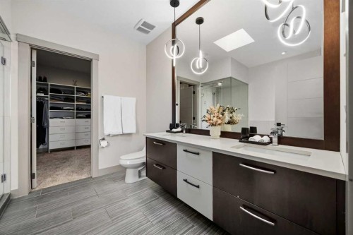 3508 Spruce Drive Sw, Calgary, AB - Indoor Photo Showing Bathroom