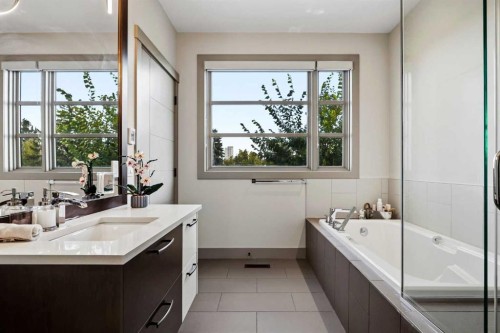 3508 Spruce Drive Sw, Calgary, AB - Indoor Photo Showing Bathroom