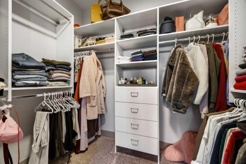 3508 Spruce Drive Sw, Calgary, AB - Indoor With Storage