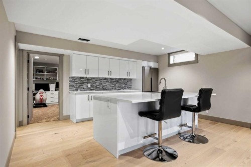 3508 Spruce Drive Sw, Calgary, AB - Indoor Photo Showing Kitchen With Upgraded Kitchen