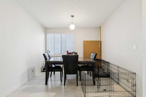715 5 Street Ne, Calgary, AB - Indoor Photo Showing Dining Room