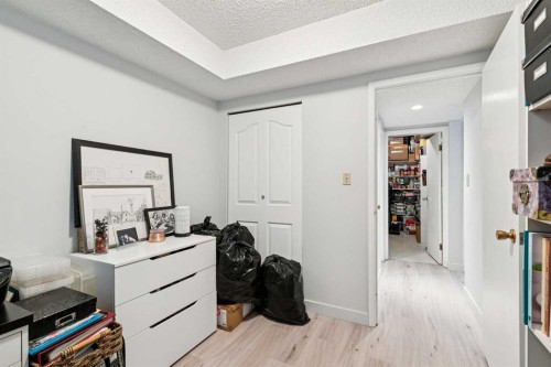 715 5 Street Ne, Calgary, AB - Indoor