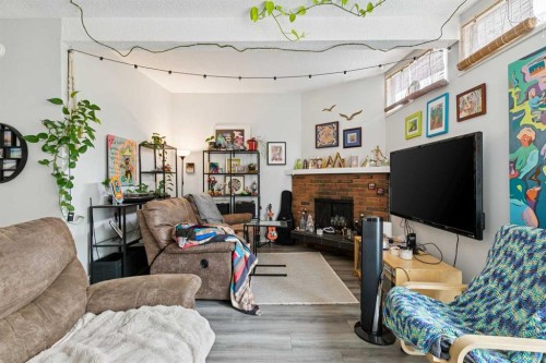 715 5 Street Ne, Calgary, AB - Indoor