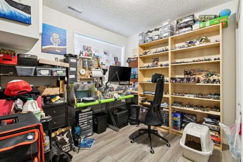 715 5 Street Ne, Calgary, AB - Indoor