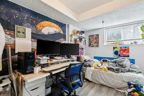715 5 Street Ne, Calgary, AB - Indoor Photo Showing Office