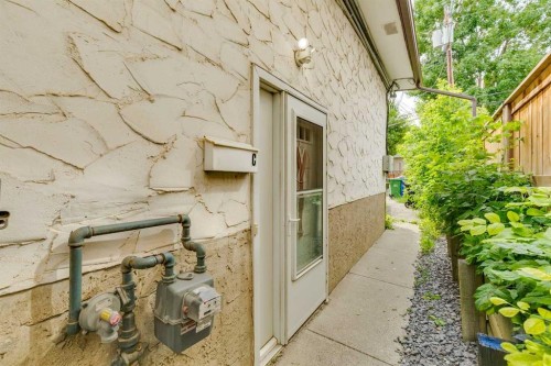 715 5 Street Ne, Calgary, AB - Outdoor