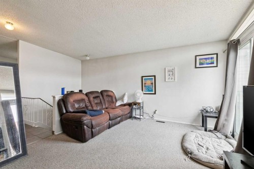 715 5 Street Ne, Calgary, AB - Indoor