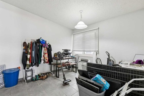 715 5 Street Ne, Calgary, AB - Indoor