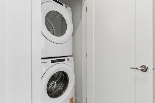 1475 Na'A Drive Sw, Calgary, AB - Indoor Photo Showing Laundry Room