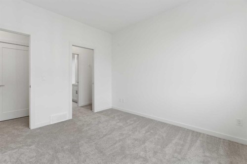 1475 Na'A Drive Sw, Calgary, AB - Indoor Photo Showing Other Room