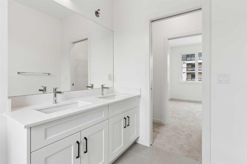 1475 Na'A Drive Sw, Calgary, AB - Indoor Photo Showing Bathroom