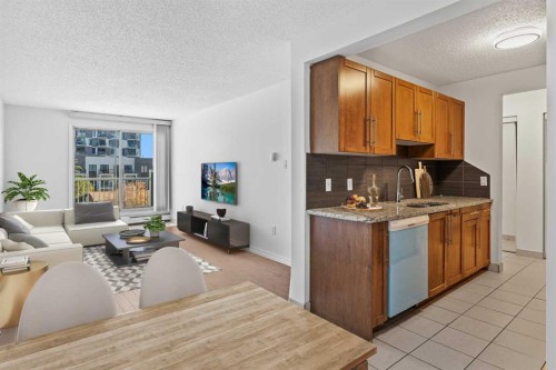 305-431 1 Avenue Ne, Calgary, AB - Indoor