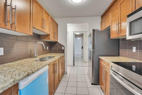 305-431 1 Avenue Ne, Calgary, AB - Indoor Photo Showing Kitchen