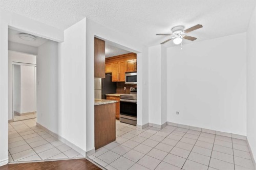 305-431 1 Avenue Ne, Calgary, AB - Indoor Photo Showing Kitchen