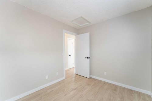18 Falmere Way Ne, Calgary, AB - Indoor Photo Showing Other Room