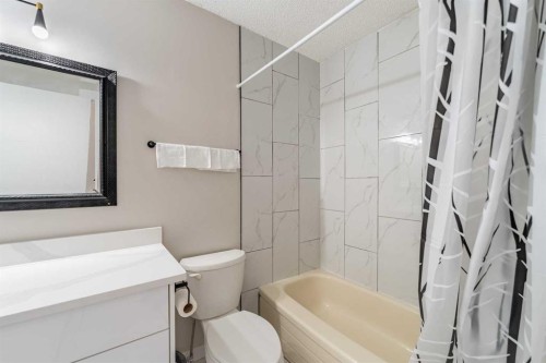 18 Falmere Way Ne, Calgary, AB - Indoor Photo Showing Bathroom