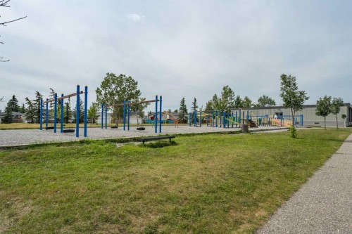 18 Falmere Way Ne, Calgary, AB - Outdoor