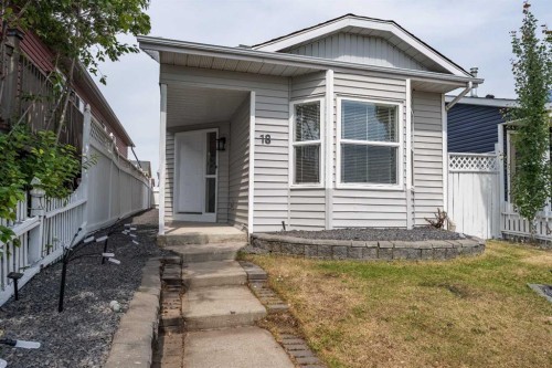 18 Falmere Way Ne, Calgary, AB - Outdoor