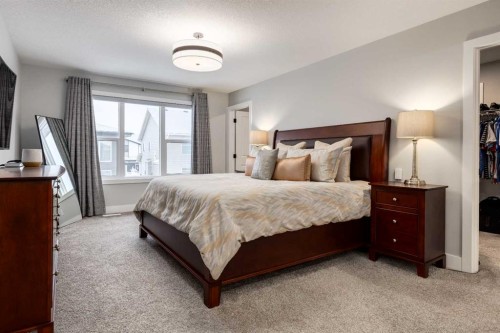 18 South Shore Bay, Chestermere, AB - Indoor Photo Showing Bedroom