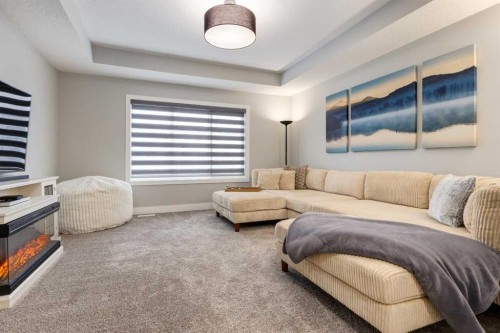 18 South Shore Bay, Chestermere, AB - Indoor Photo Showing Living Room