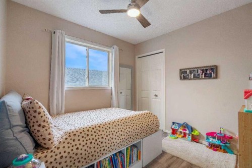 359 Mt Apex Green Se, Calgary, AB - Indoor Photo Showing Bedroom