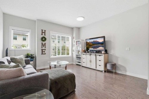 17 Stonehouse Crescent Nw, High River, AB - Indoor Photo Showing Living Room