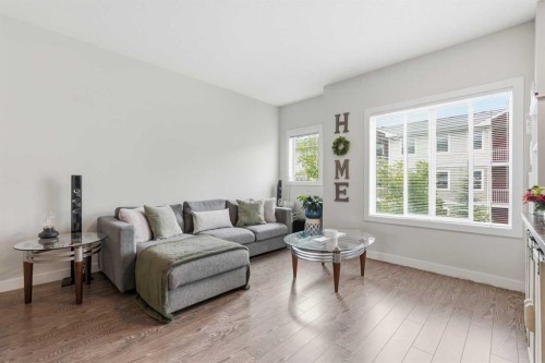17 Stonehouse Crescent Nw, High River, AB - Indoor Photo Showing Living Room