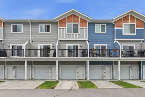 17 Stonehouse Crescent NW High River, AB T1V 0G3