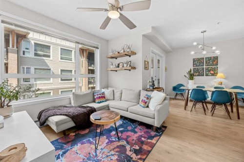 231-721 4 Street Ne, Calgary, AB - Indoor Photo Showing Living Room