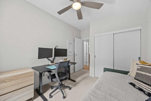 231-721 4 Street Ne, Calgary, AB - Indoor Photo Showing Office