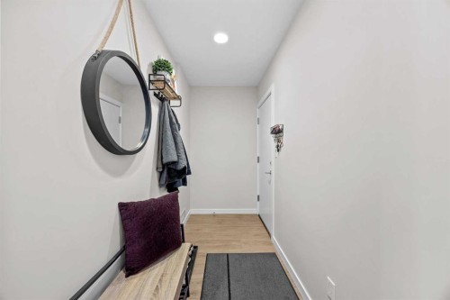 231-721 4 Street Ne, Calgary, AB - Indoor Photo Showing Other Room
